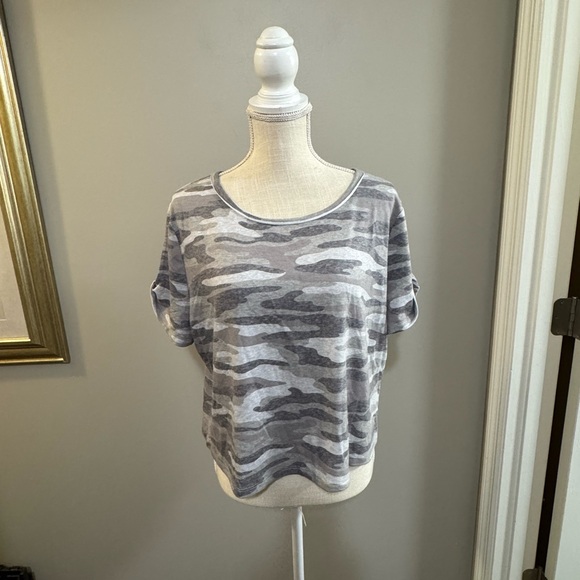 Cato Gray Camo Short Sleeve Tee. Size Large - Picture 1 of 6